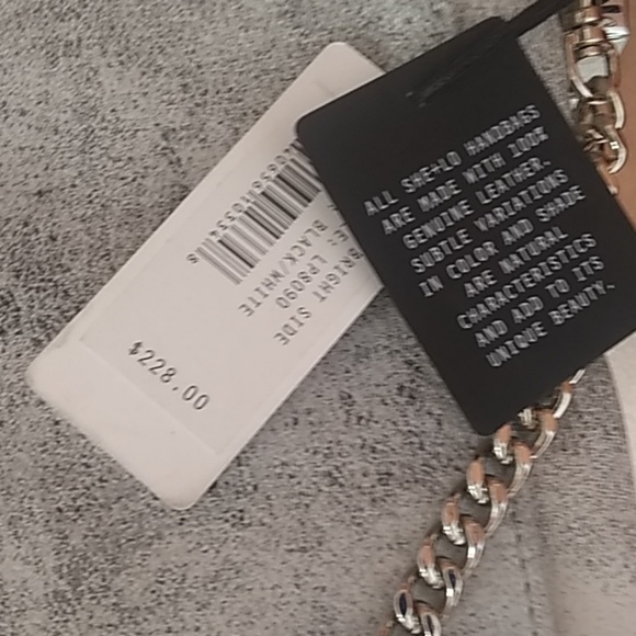 Gorgeous leather crossbody bag 🎁 - Picture 2 of 5